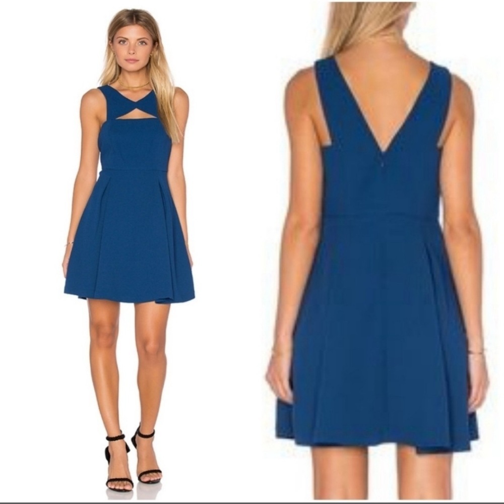 NWT BCBGeneration Cutout Front Dress in Splash Size 6